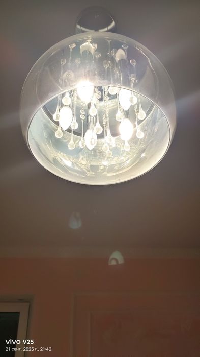 Продам      люстру