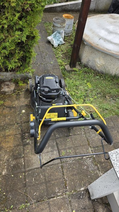 Продавам самоходна косачка Dohn Gardener