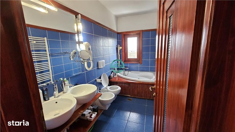 Vand casa de 380 mp, cu teren de 3500 mp in Sangeorgiu de Mures