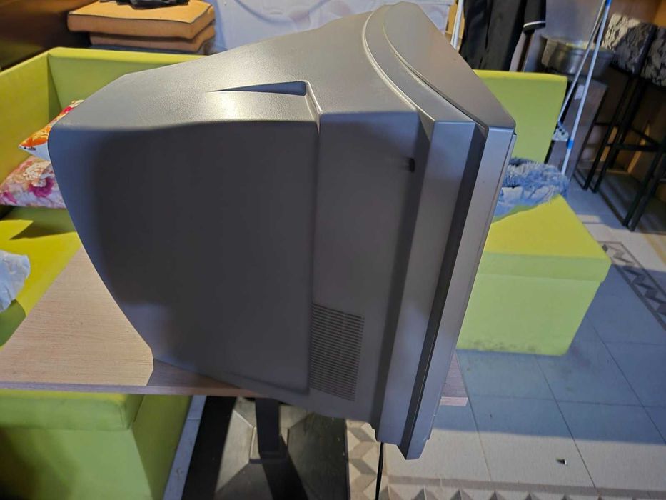 Телевизор цветен