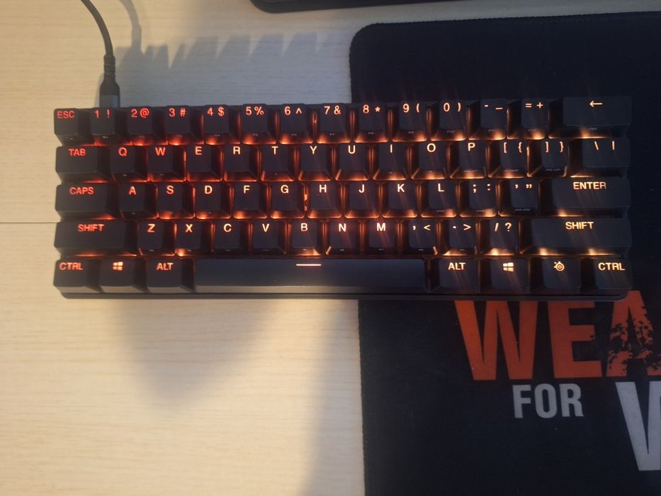 Продавам apex pro mini gen 3