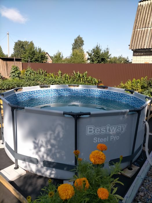 Продам бассейн б/у сезон 2025