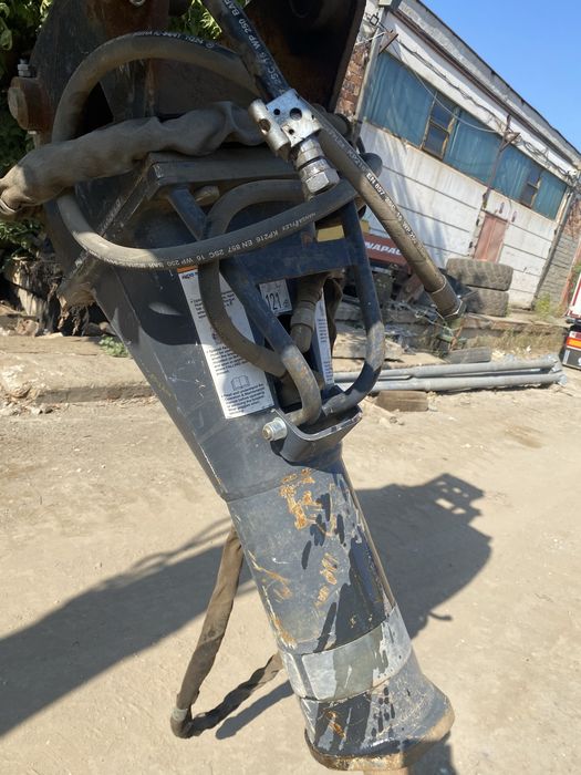 Vand picon buldoexcavator închiriez buldoexcavator