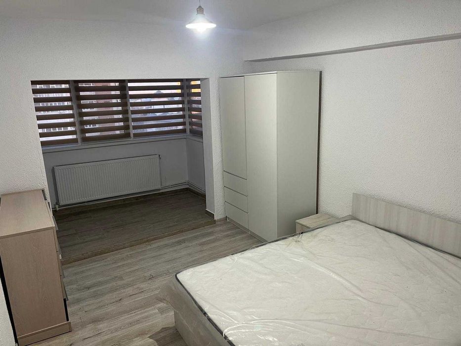 Proprietar, Inchiriez 2 apartamente ultracentral 3 camere, 2 bai