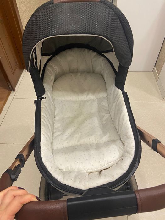 Продам новую коляску 50000