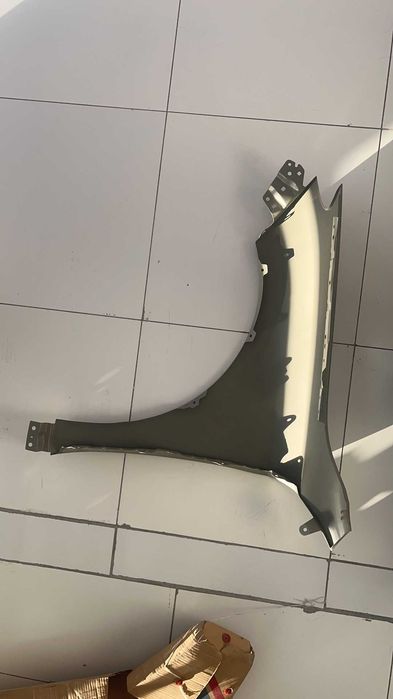 Hongqi Eqm5 Крыло aftermarket В наличии