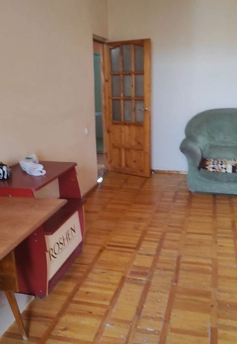 Сдается квартира 2- комн. Переделанная в 3-х комн. Яшнабад.район