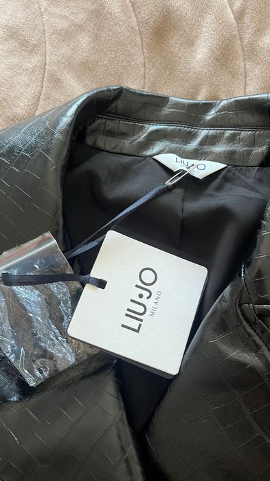 Чисто ново яке liu jo