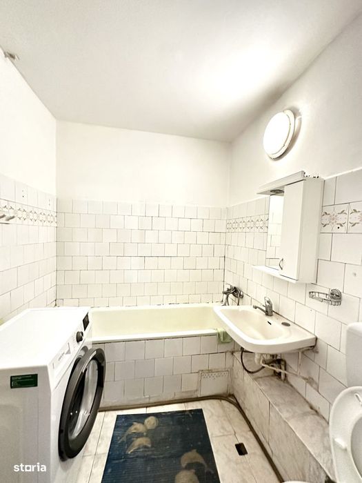 Ap. 2 camere , decomandat , etaj intermediar - Complex Studentesc