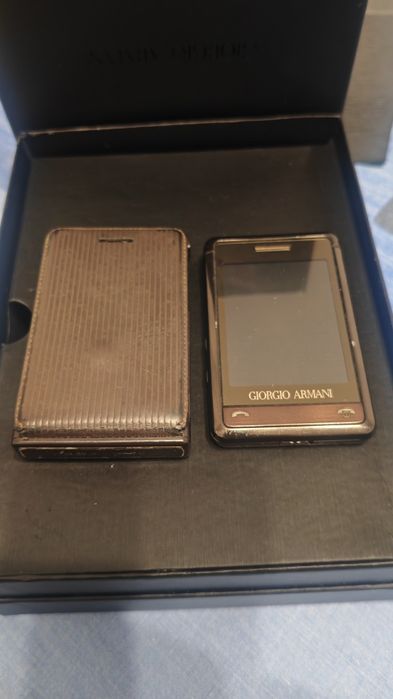 Telefon Giorgio Armani