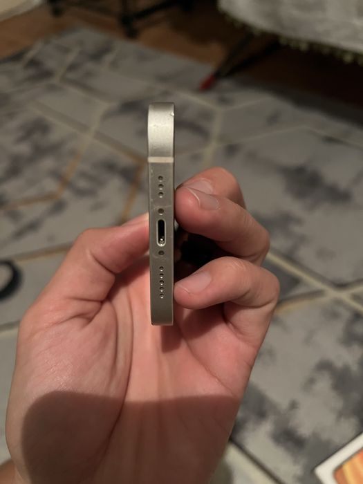 Продаю Iphone 12