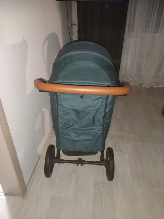 Коляска всесезонная