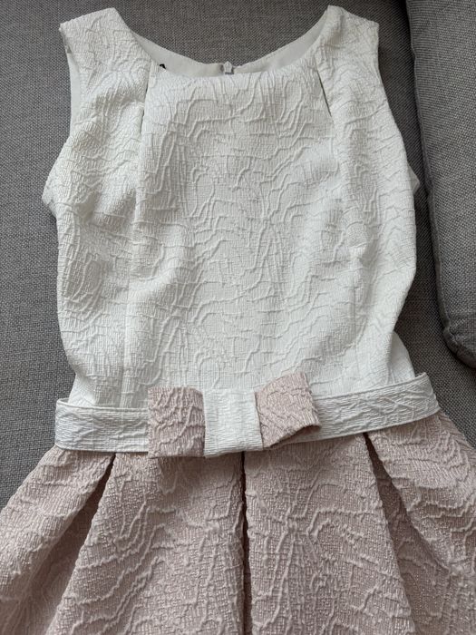 Официална рокля