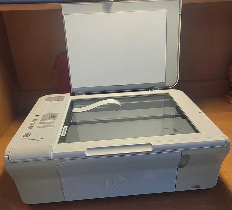 Multifuncțională HP DeskJet F4210 All-in-One - pentru piese / netestată