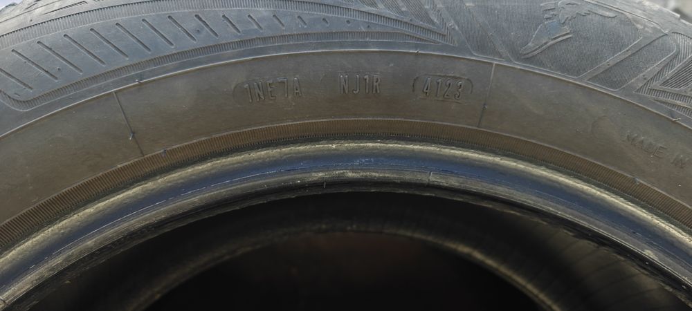 Goodyear Vector 235/55/17 4 seasons
