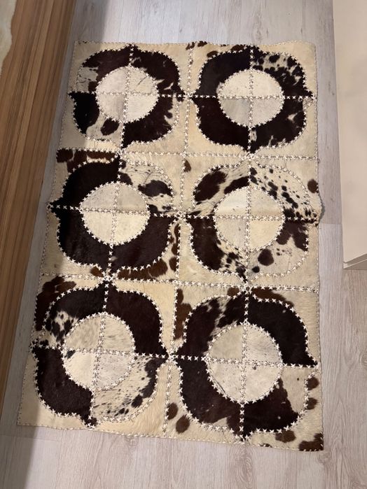 Килим от телешка и камилска кожа