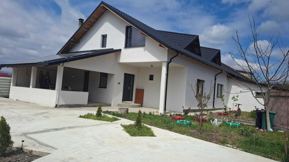 Proprietar, vand casa P+M, placa turnata,panouri fotovoltaice,gaz