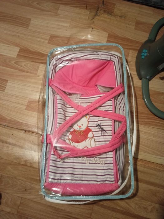 Продам , детскую переноску для девочки