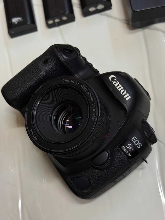 Canon 5D Mark IV + Canon 6D + Canon 50mm + Canon 35mm + Samyang 14mm