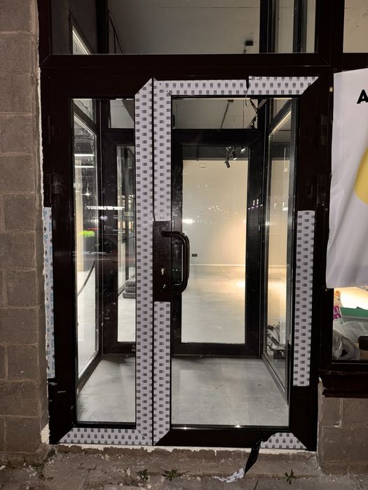 Алюминиевые двери