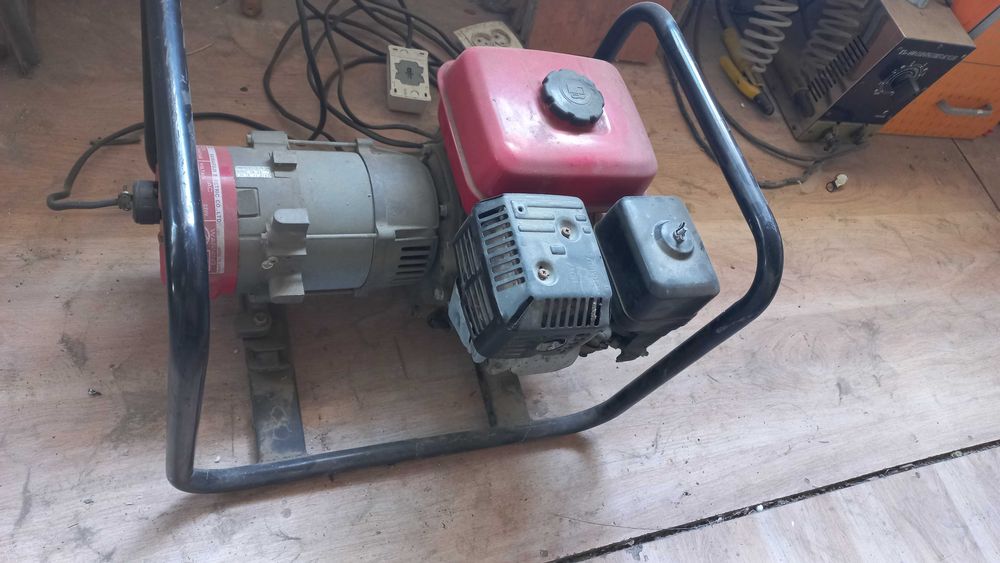 Бензогенератор  Honda  2.6 квт