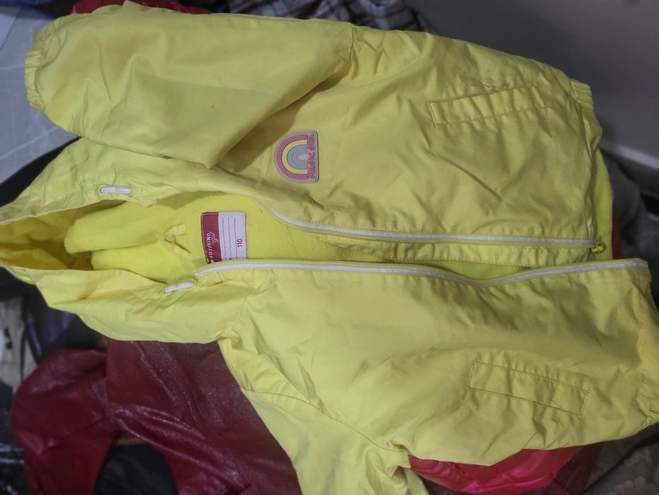 Отдам бесплатно детские вещи