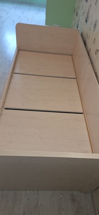 Продам односпальную кровать