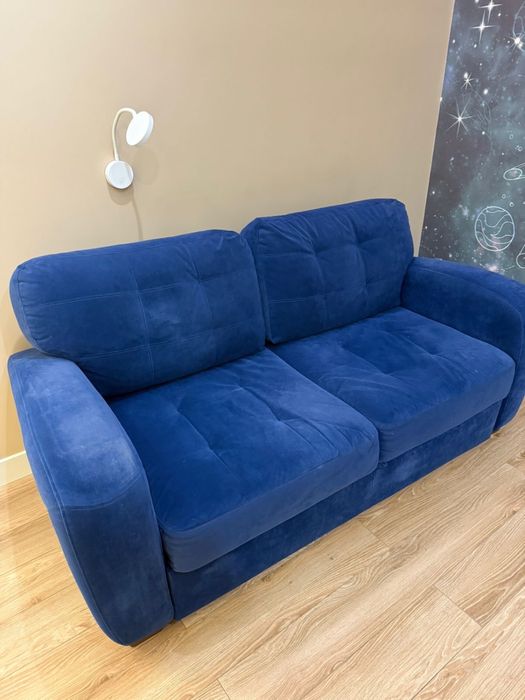 Продам диван в хорошем состоянии.