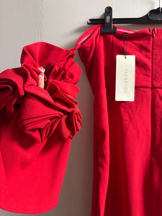 Rochie Trendyol roșie cu detalii