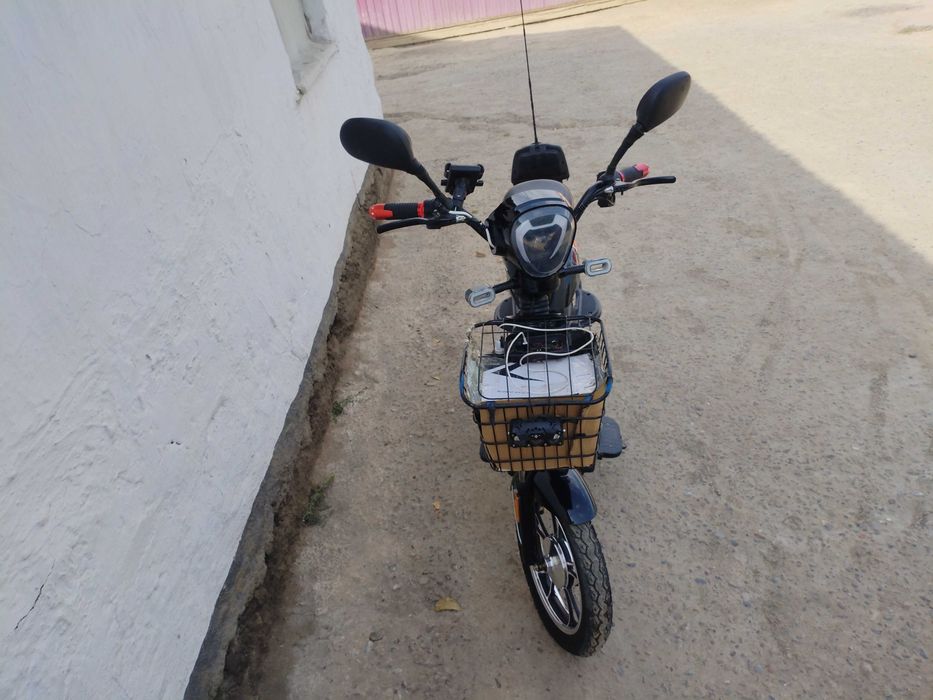 Электронние мопед