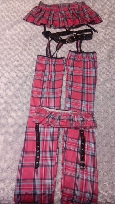 Lenjerii, body-uri si rochii