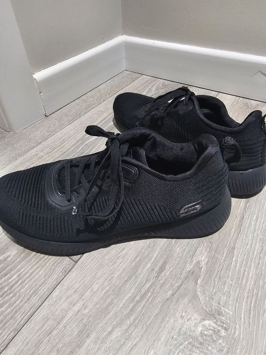 Продаю кроссовки Skechers