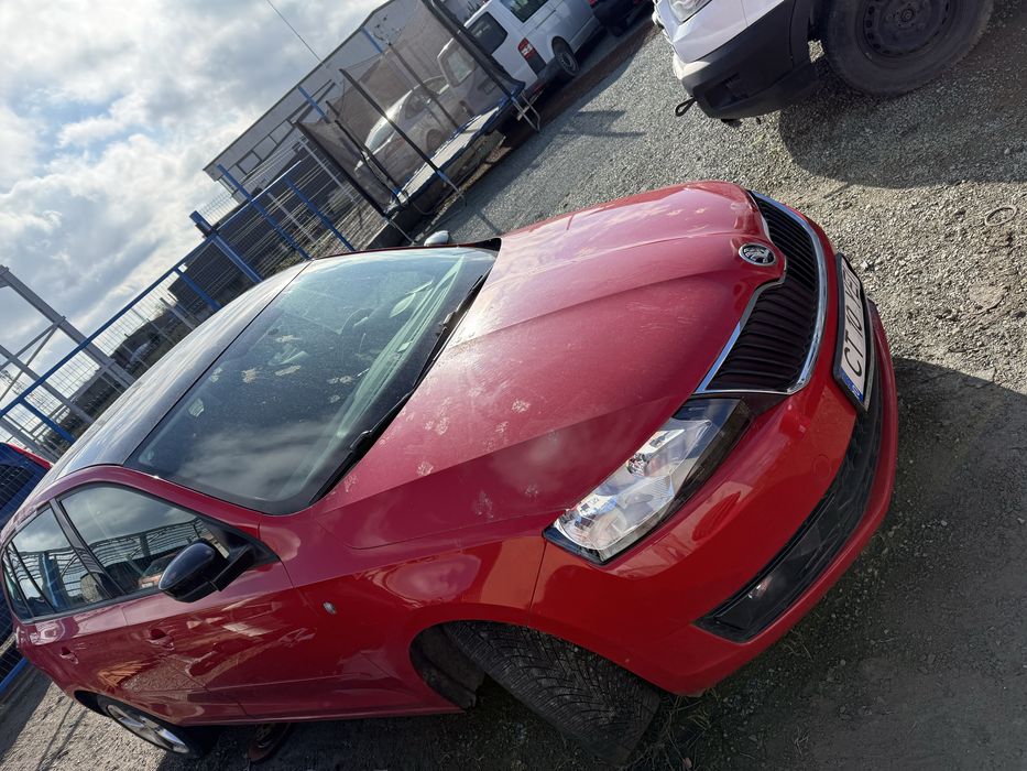 Skoda rapid avariata 2015