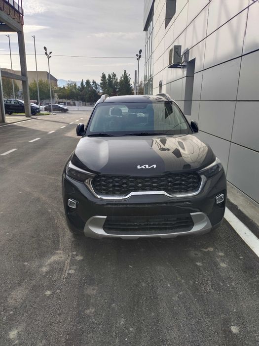 Kia sonet yangi salonda turipdi