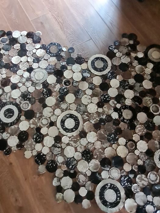 Асиметричен Кожен килим