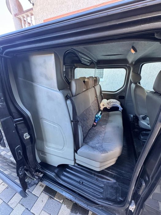 Opel Vivaro  5 locuri autoutilitara