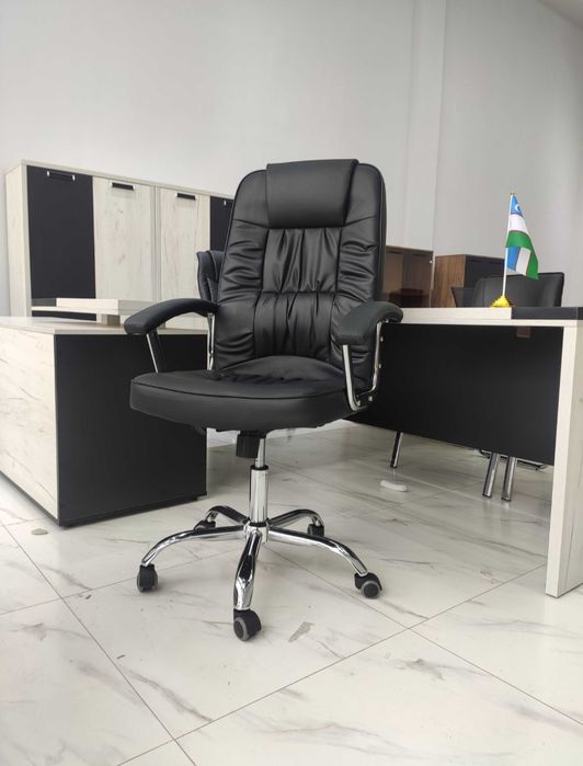 Офисное кресло для руководителя и персонала модель Leo,Лео скидка