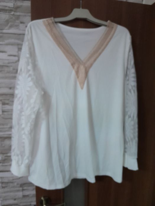 Bluza cu mâneci lungi noua