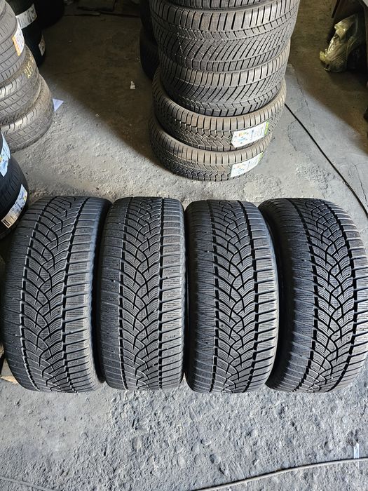4 anvelope iarna 225 45 17 Goodyear