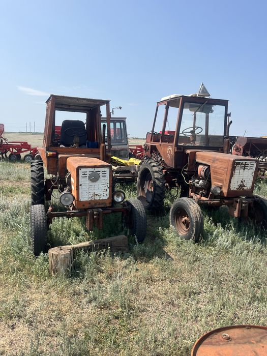 Продам два трактора т-25