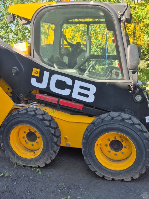 Продам мини погрузчик JCB