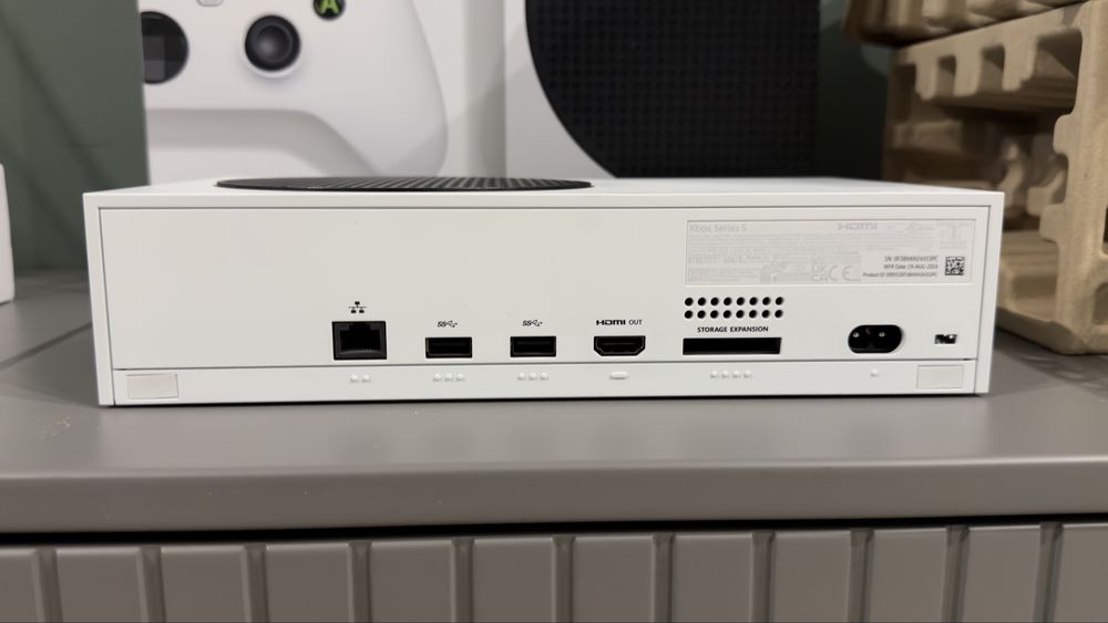 Продаю Xbox Series S
