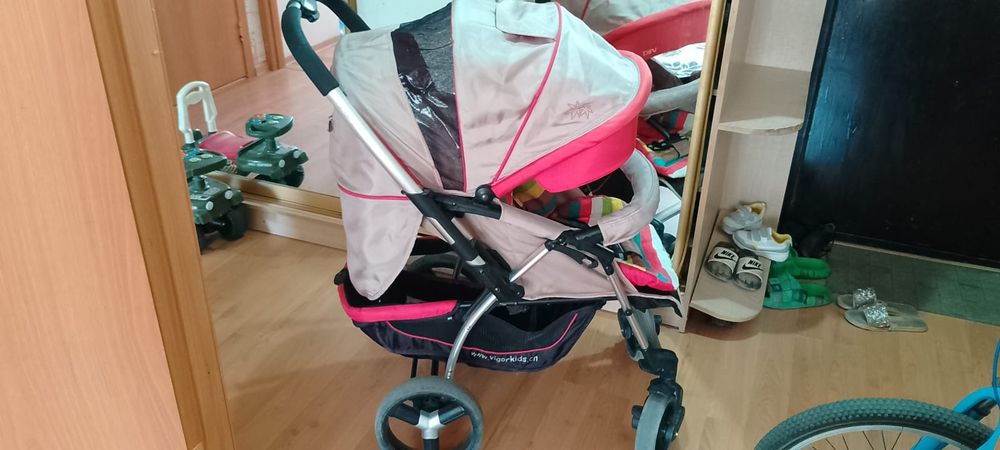 Детская коляска в хорошем состоянии