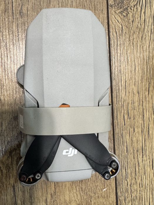 Продам DJI Mini 2 Fly More Combo