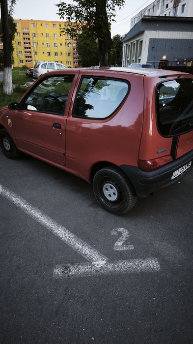 Fiat 600 alias Buburuza Roșie