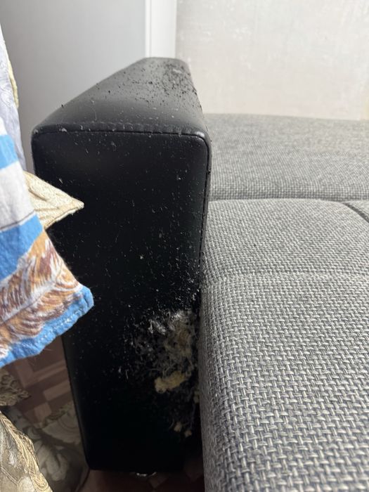 Диван с дефектами