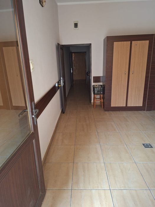 Imobil cu teren și clădire, ideal pentru casă sau afacere