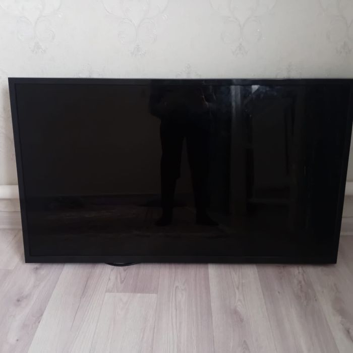 Мониторы хорошие состояние и телевизор бу Тришина стекло