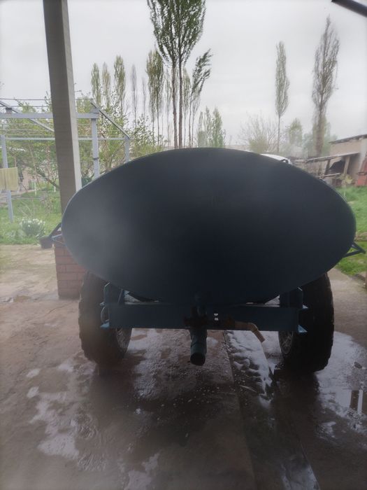 2 tonnalik suv bochka sotiladi