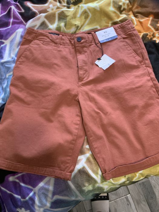 Pantaloni rezerved